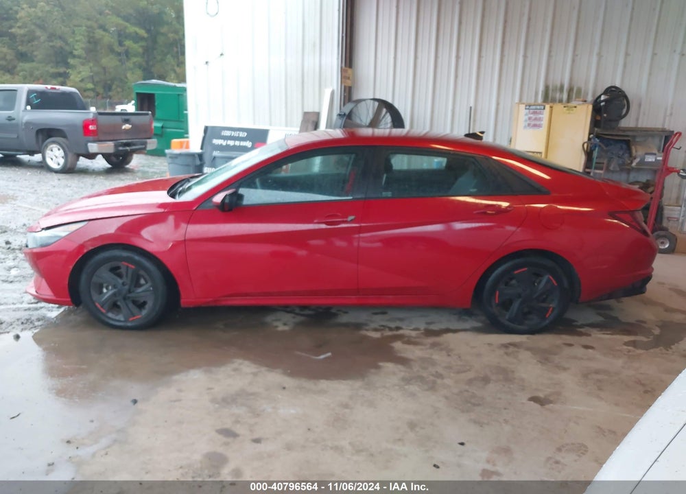 2021 HYUNDAI ELANTRA SEL VIN: 5NPLM4AG9MH037447
