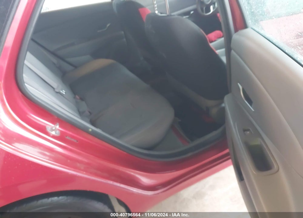 2021 HYUNDAI ELANTRA SEL VIN: 5NPLM4AG9MH037447