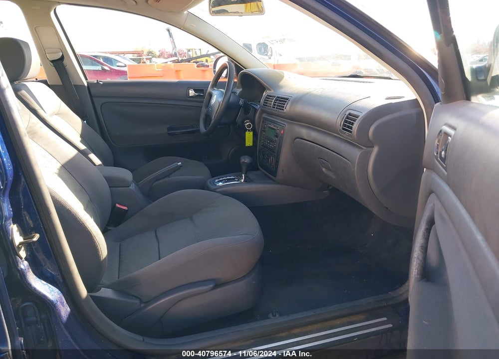 2004 VOLKSWAGEN PASSAT GLS VIN: WVWVD63B64E233092