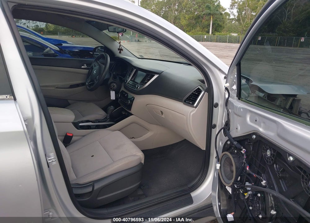2018 HYUNDAI TUCSON SEL VIN: KM8J33A4XJU609116