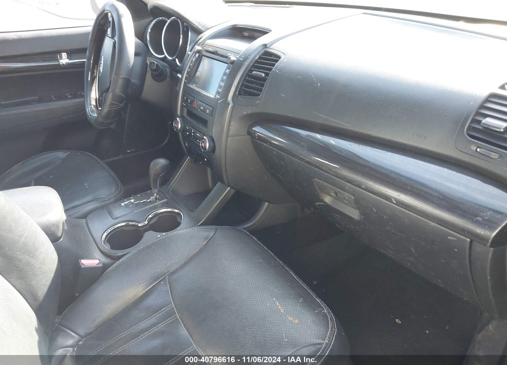2012 KIA SORENTO SX V6 VIN: 5XYKWDA25CG194666