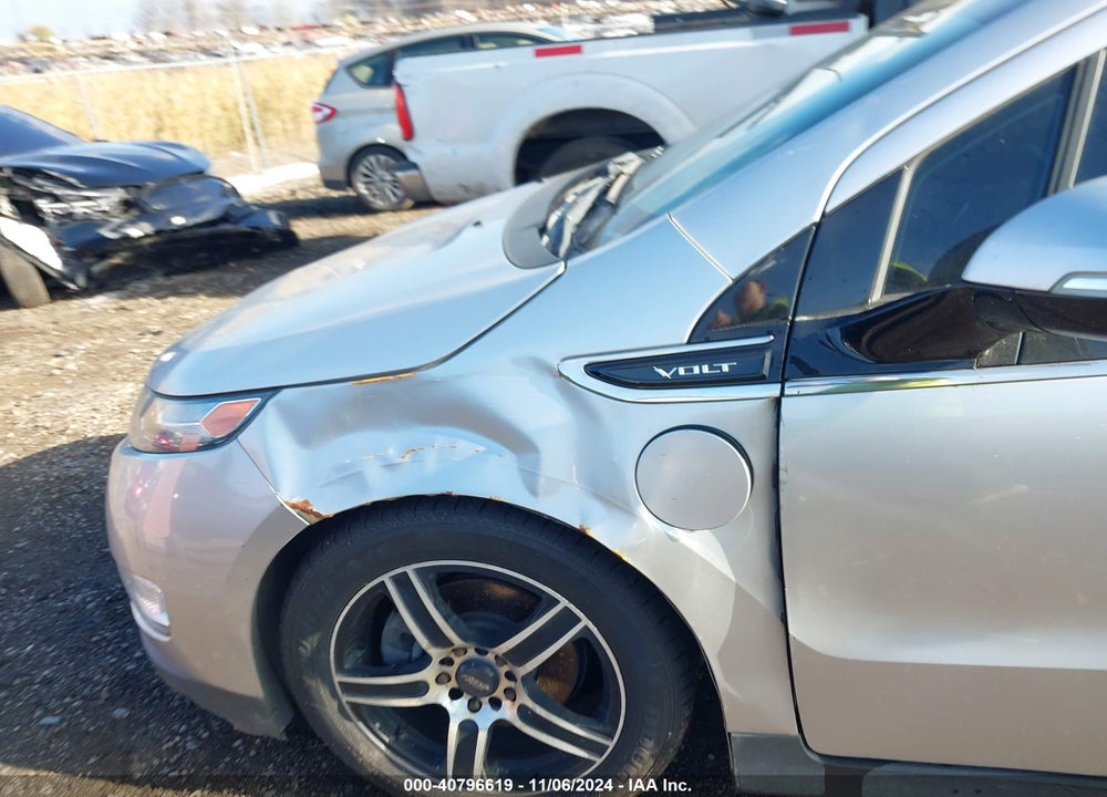 2013 CHEVROLET VOLT VIN: 1G1RB6E46DU102880