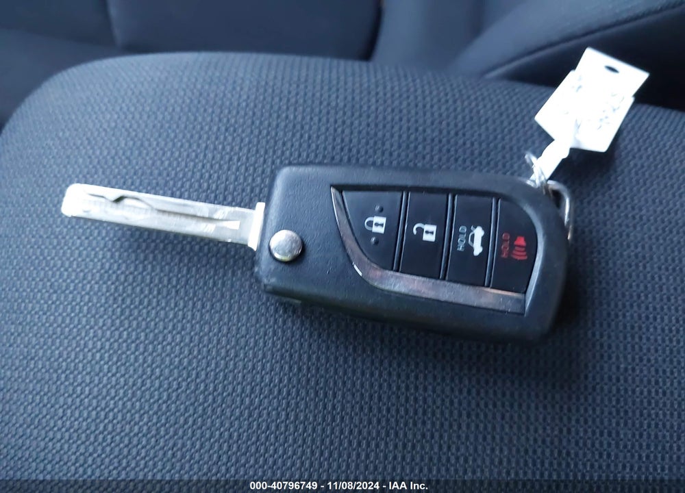 2021 TOYOTA COROLLA LE VIN: 5YFEPMAE1MP251155