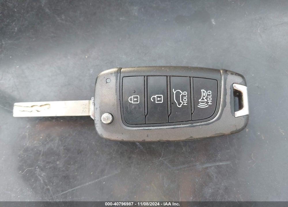 2018 HYUNDAI KONA SE VIN: KM8K1CAA3JU094976