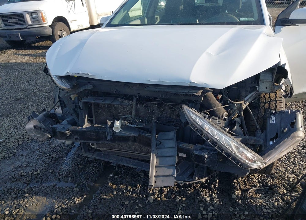 2018 HYUNDAI KONA SE VIN: KM8K1CAA3JU094976