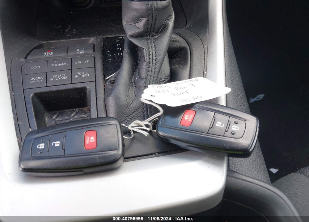 2021 TOYOTA RAV4 XLE VIN: 2T3P1RFV4MW186923