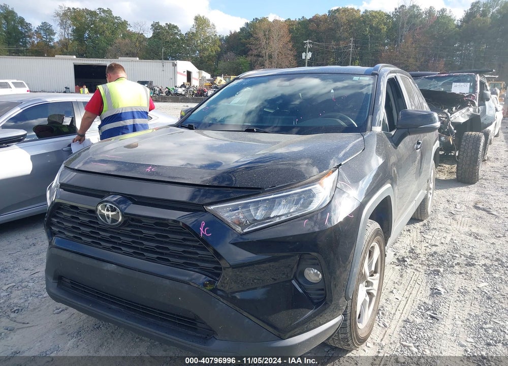 2021 TOYOTA RAV4 XLE VIN: 2T3P1RFV4MW186923