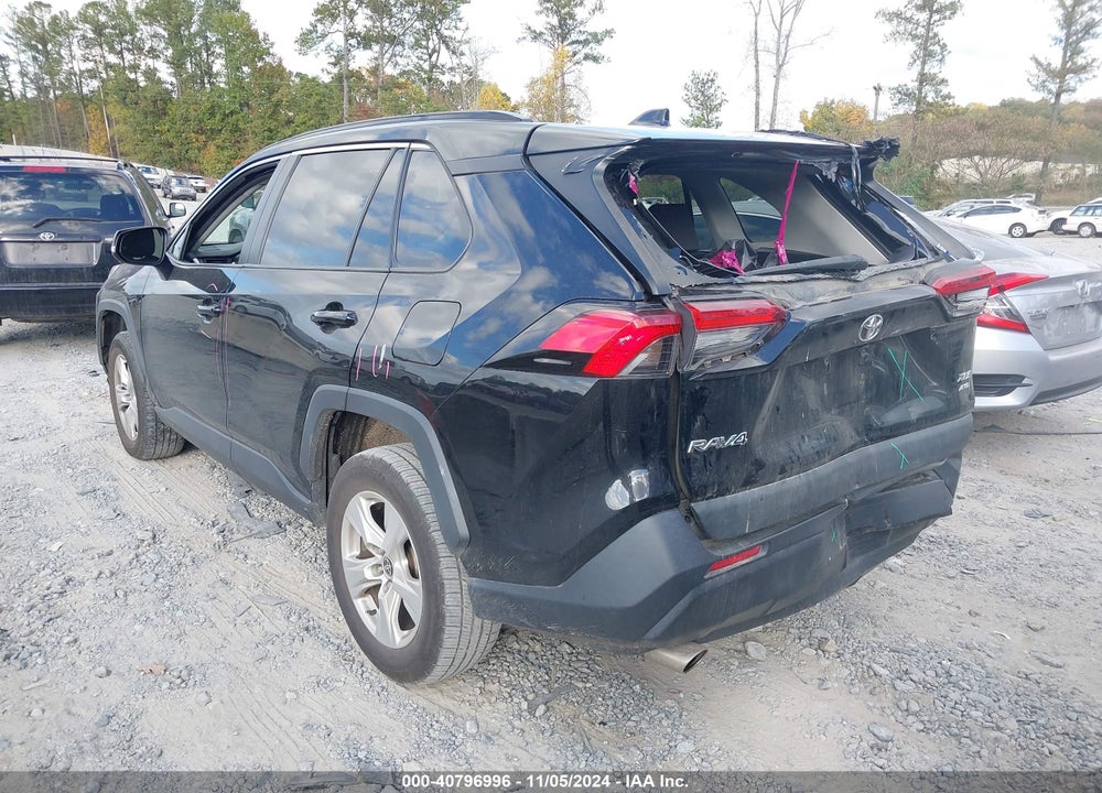 2021 TOYOTA RAV4 XLE VIN: 2T3P1RFV4MW186923