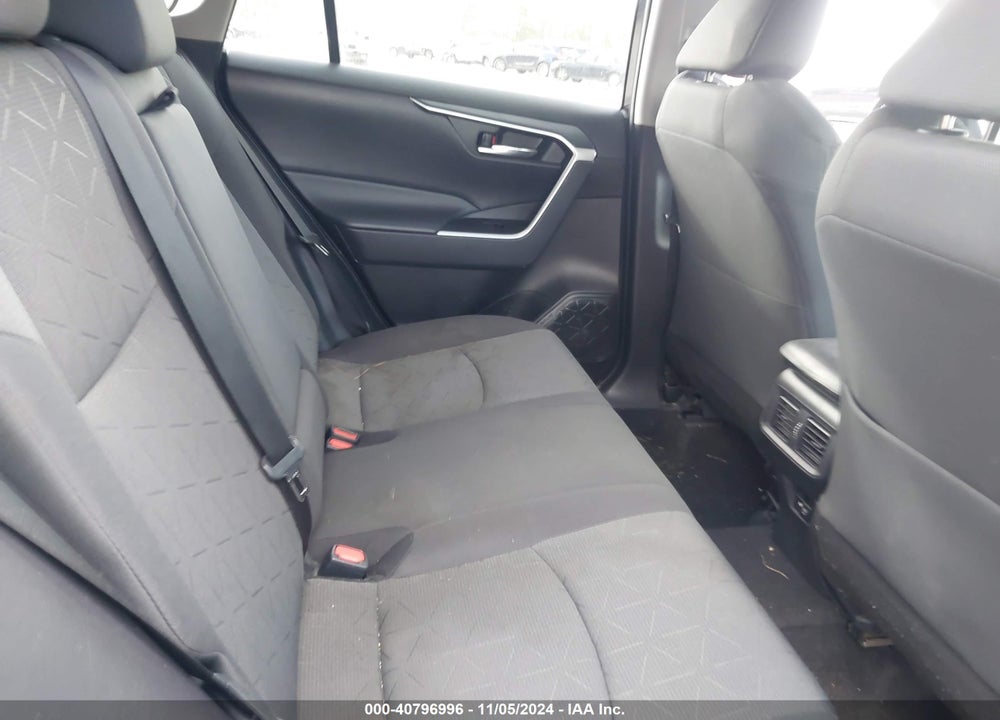 2021 TOYOTA RAV4 XLE VIN: 2T3P1RFV4MW186923