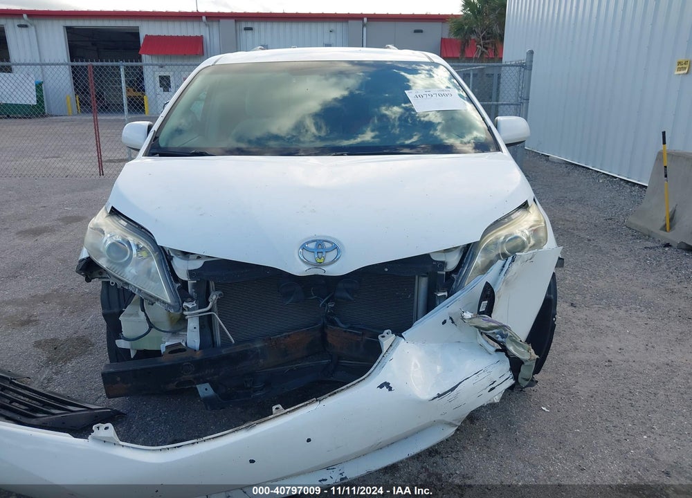 2011 TOYOTA SIENNA LE V6 VIN: 5TDKK3DC9BS127399