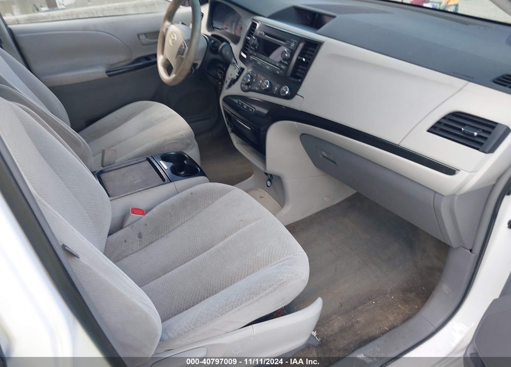 2011 TOYOTA SIENNA LE V6 VIN: 5TDKK3DC9BS127399