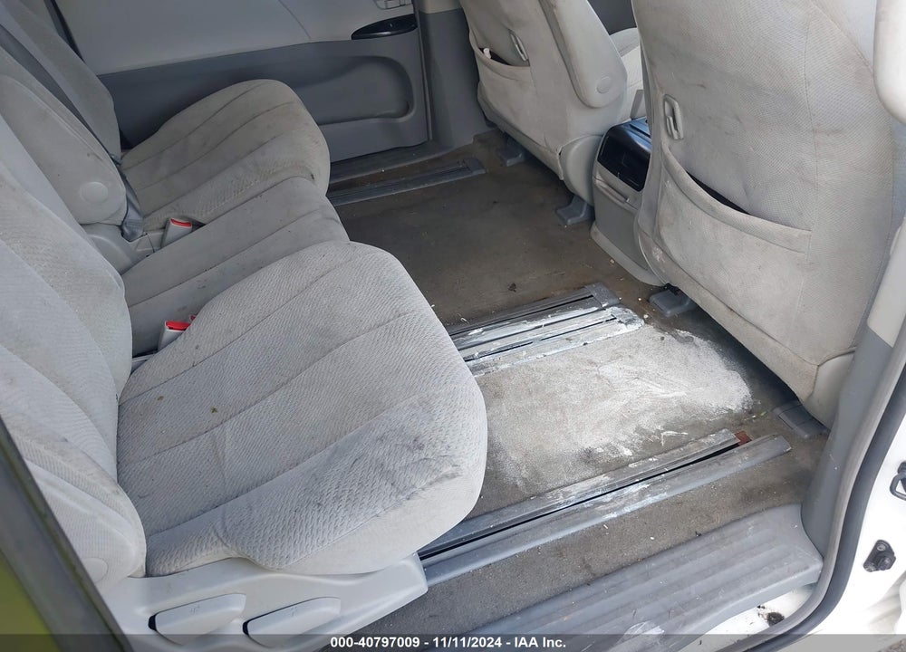 2011 TOYOTA SIENNA LE V6 VIN: 5TDKK3DC9BS127399