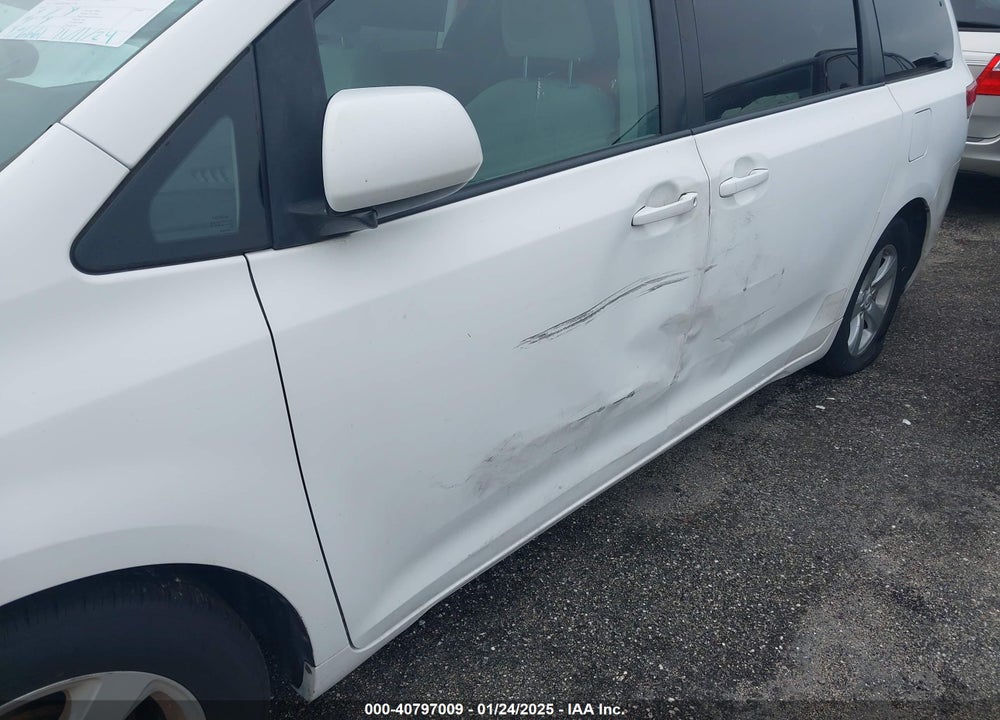 2011 TOYOTA SIENNA LE V6 VIN: 5TDKK3DC9BS127399