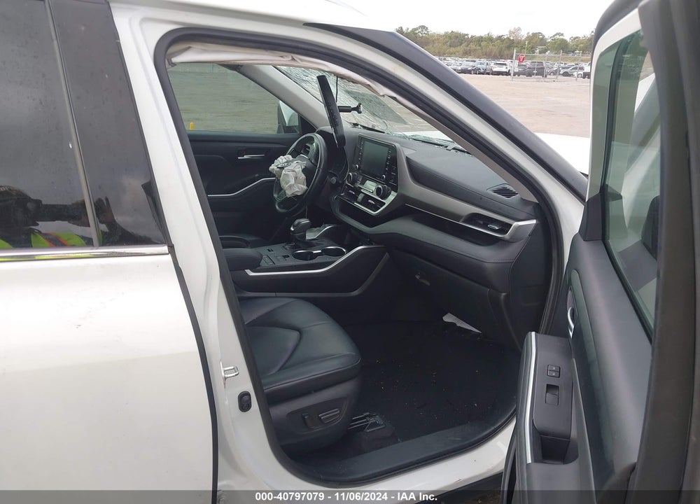 2020 TOYOTA HIGHLANDER XLE VIN: 5TDGZRAH0LS513733