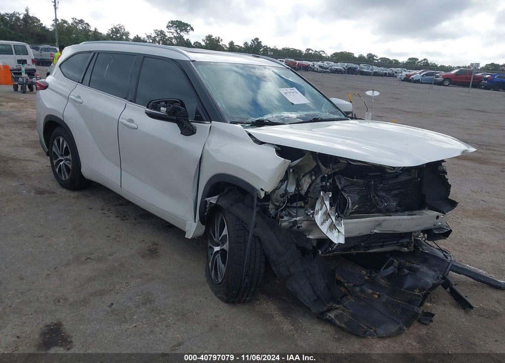 2020 TOYOTA HIGHLANDER XLE VIN: 5TDGZRAH0LS513733