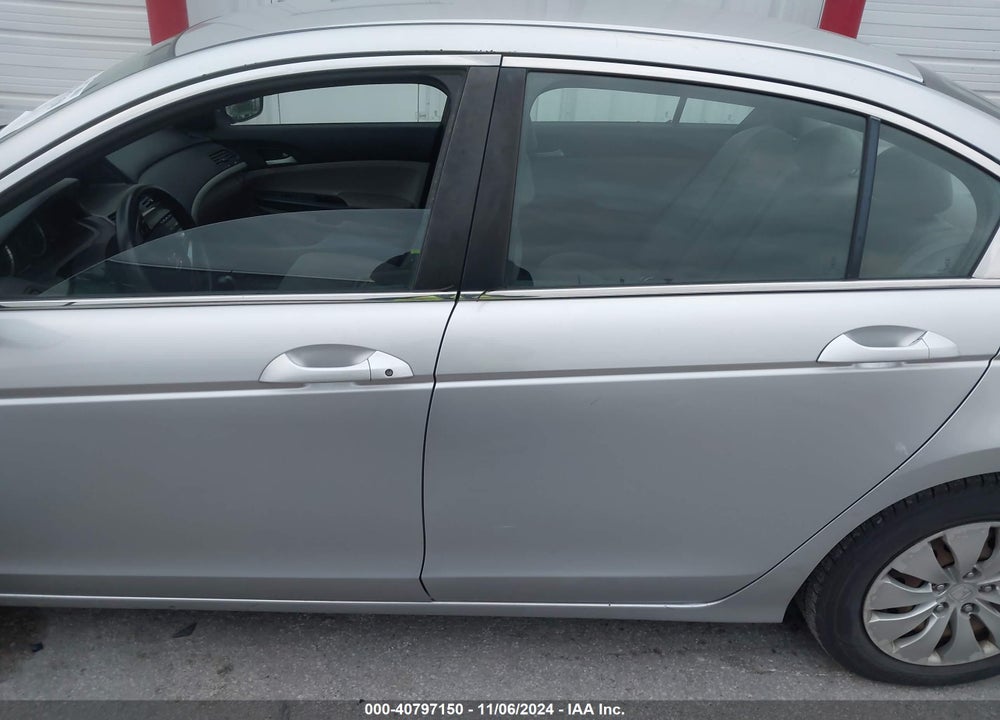 2011 HONDA ACCORD 2.4 LX VIN: 1HGCP2F30BA075897