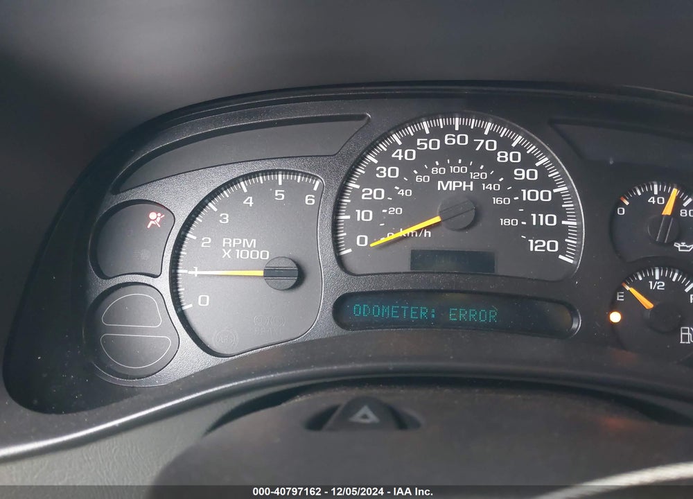 2005 CHEVROLET SUBURBAN 1500 LS VIN: 3GNEC16Z75G252394