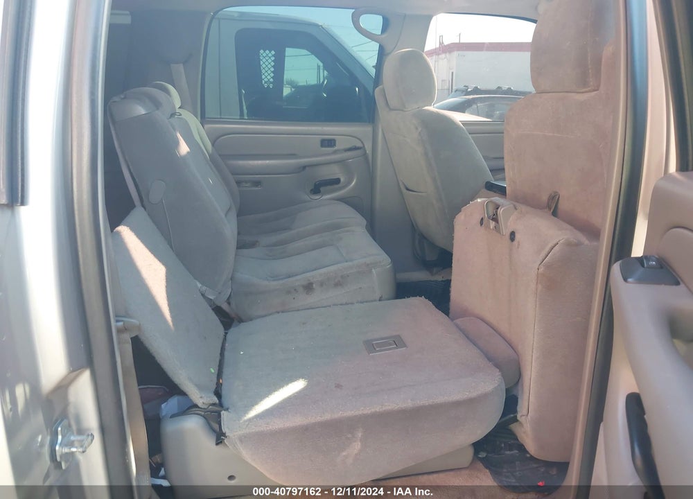 2005 CHEVROLET SUBURBAN 1500 LS VIN: 3GNEC16Z75G252394