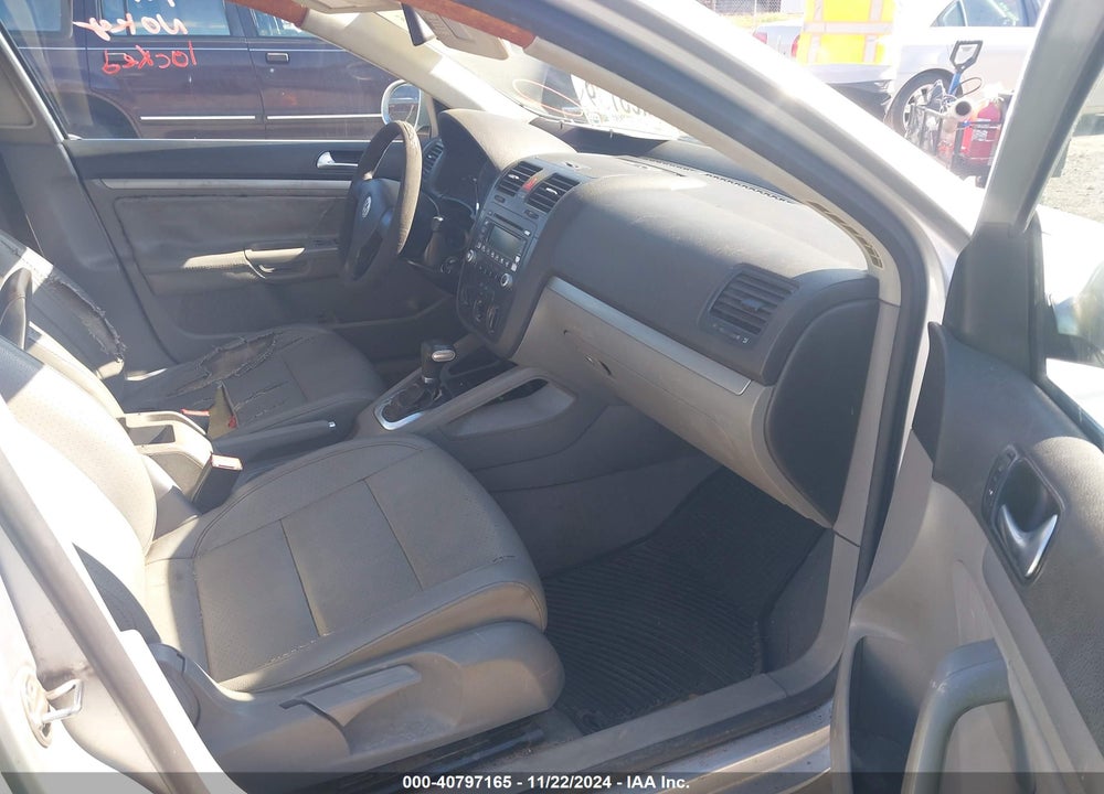 2006 VOLKSWAGEN JETTA 2.5 VIN: 3VWRG71K36M842071