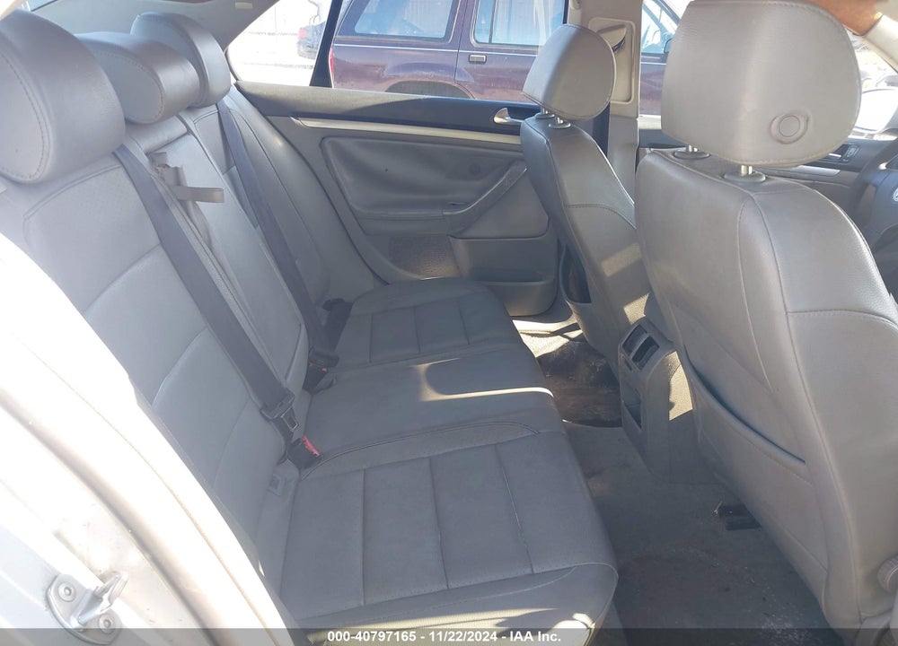 2006 VOLKSWAGEN JETTA 2.5 VIN: 3VWRG71K36M842071
