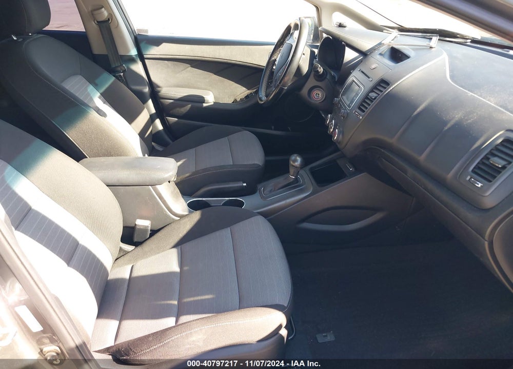 2016 KIA FORTE EX VIN: KNAFX5A88G5605286