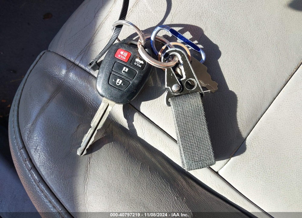 2012 TOYOTA CAMRY XLE VIN: 4T4BF1FK2CR220132