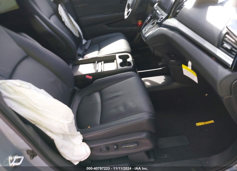 2024 HONDA ODYSSEY VIN: 5FNRL6H88RB060067