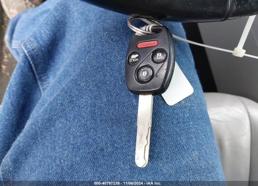 2015 HONDA PILOT EX-L VIN: 5FNYF4H55FB035085