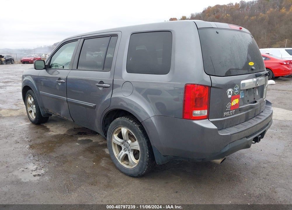 2015 HONDA PILOT EX-L VIN: 5FNYF4H55FB035085