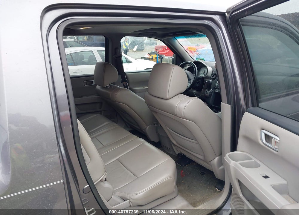 2015 HONDA PILOT EX-L VIN: 5FNYF4H55FB035085