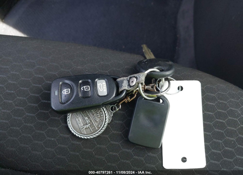 2019 HYUNDAI ELANTRA SE VIN: KMHD74LF0KU869709