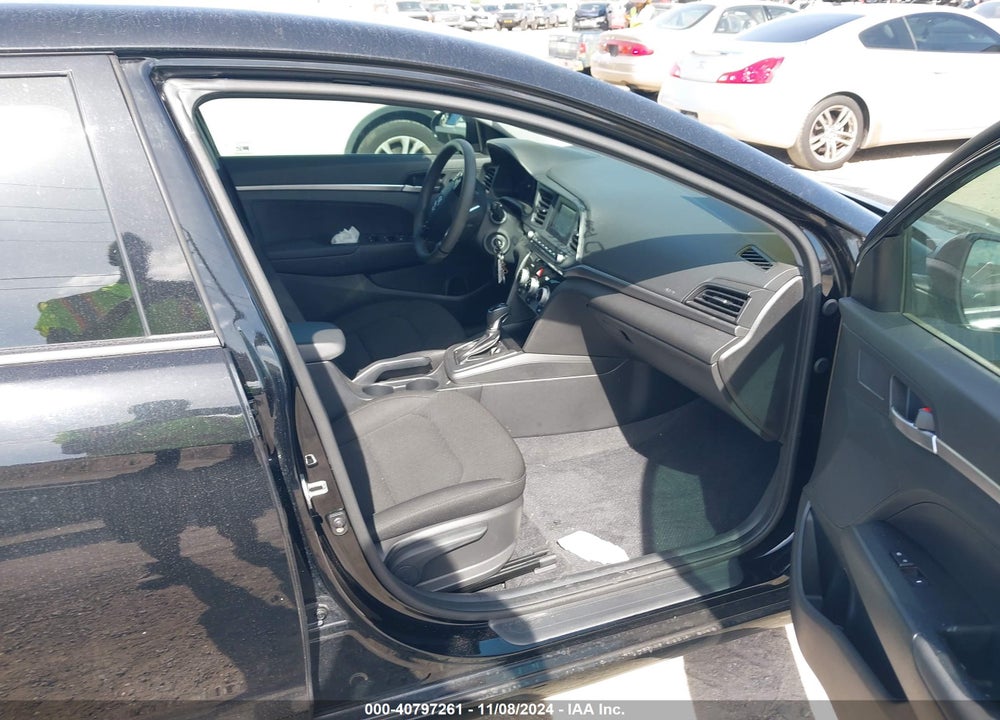2019 HYUNDAI ELANTRA SE VIN: KMHD74LF0KU869709