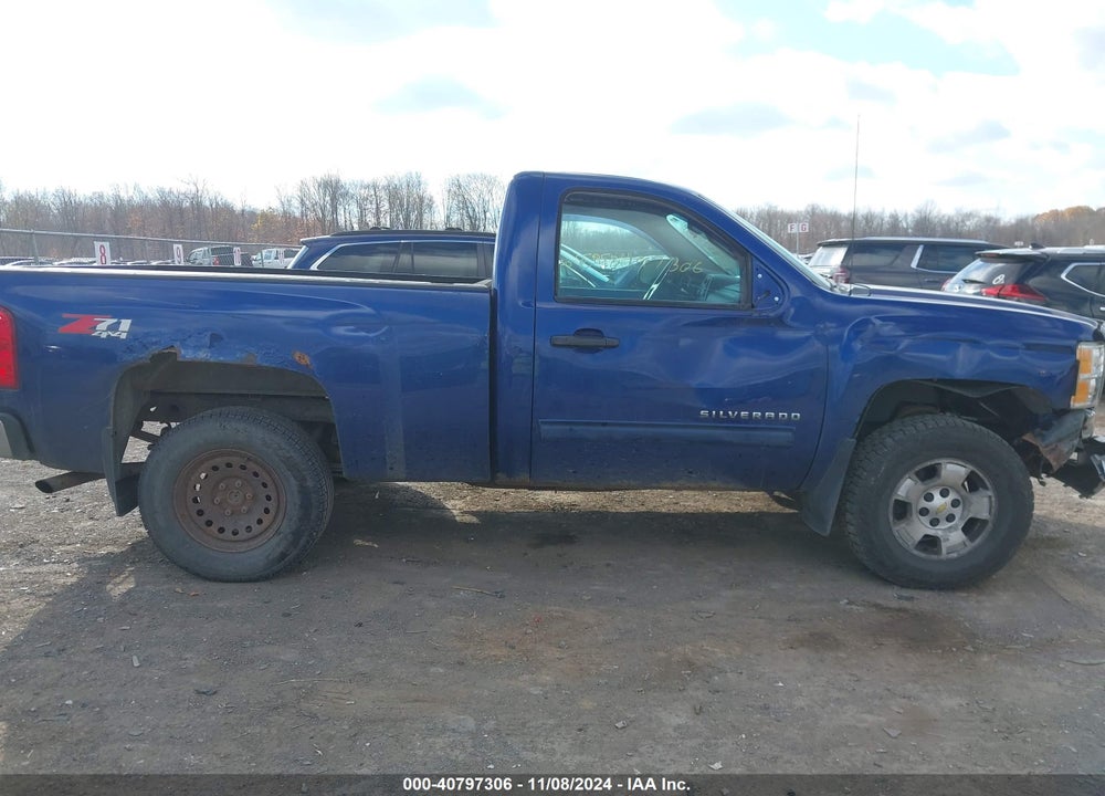2013 CHEVROLET SILVERADO 1500 LT VIN: 1GCNKSE09DZ221019