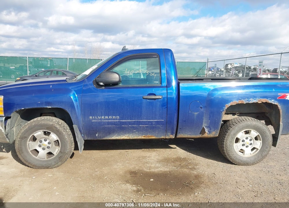 2013 CHEVROLET SILVERADO 1500 LT VIN: 1GCNKSE09DZ221019