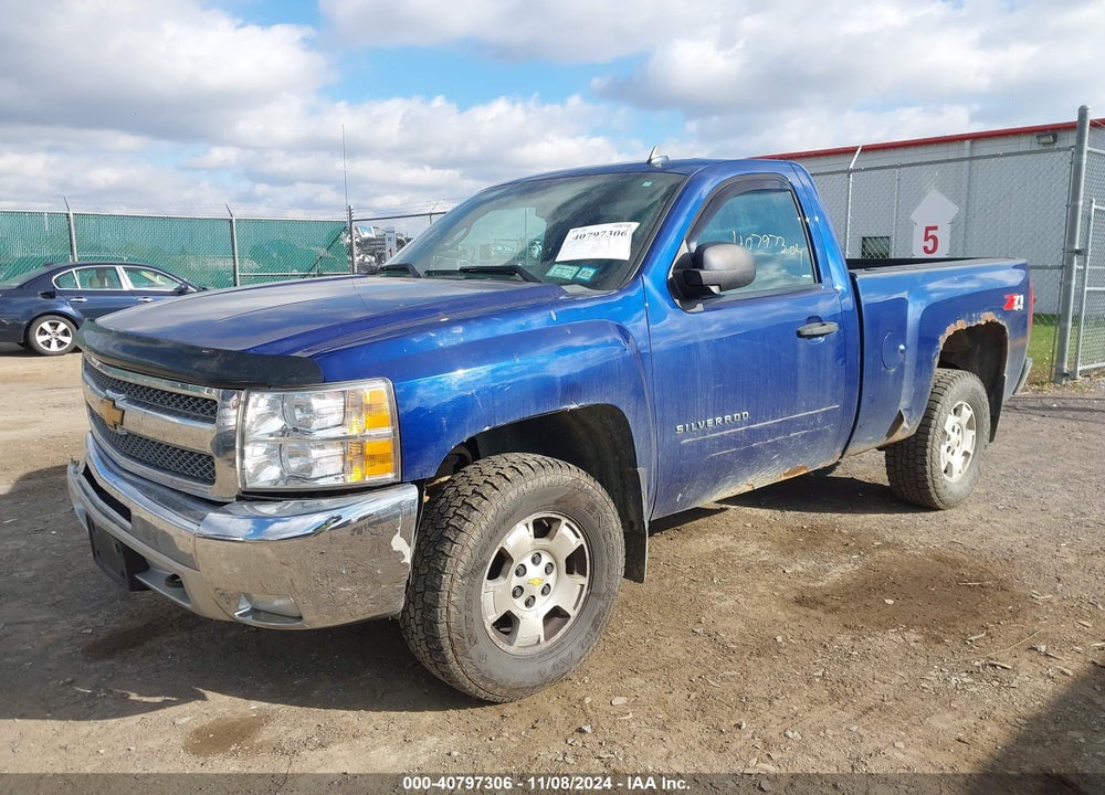 2013 CHEVROLET SILVERADO 1500 LT VIN: 1GCNKSE09DZ221019