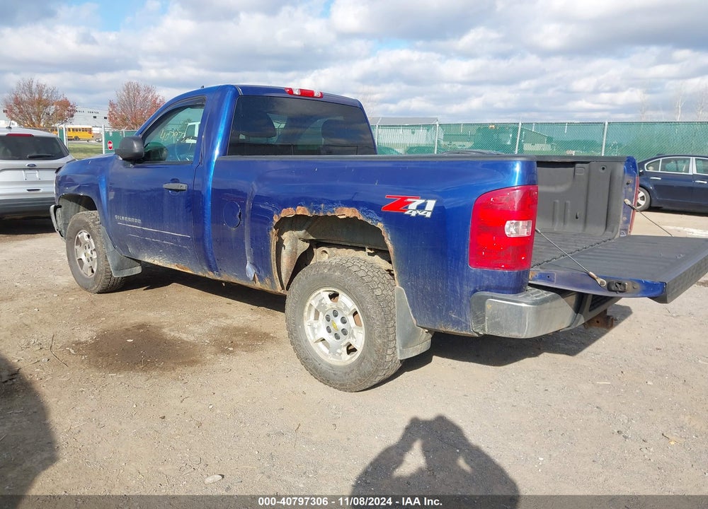 2013 CHEVROLET SILVERADO 1500 LT VIN: 1GCNKSE09DZ221019