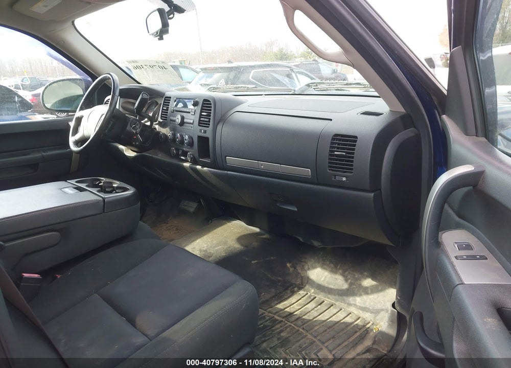 2013 CHEVROLET SILVERADO 1500 LT VIN: 1GCNKSE09DZ221019
