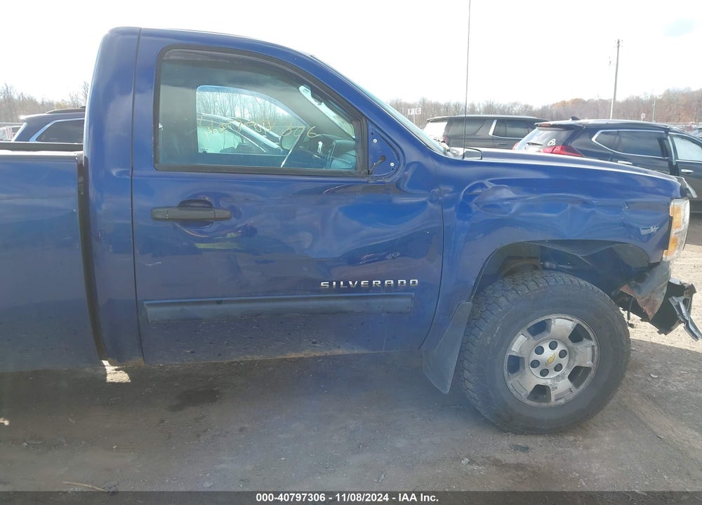 2013 CHEVROLET SILVERADO 1500 LT VIN: 1GCNKSE09DZ221019