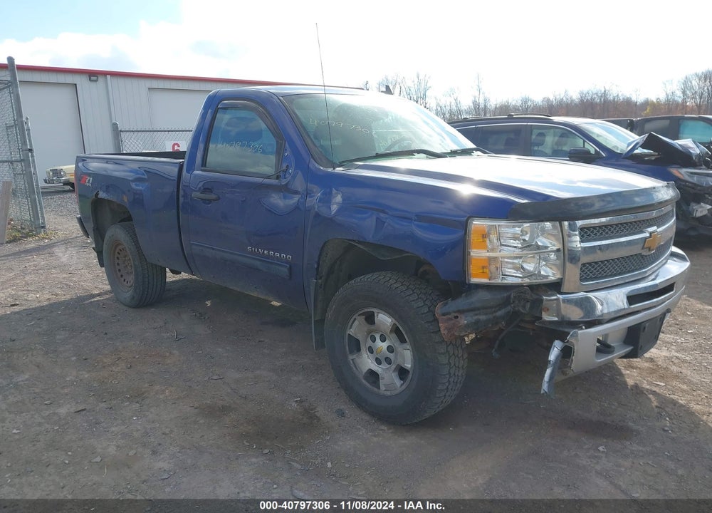 2013 CHEVROLET SILVERADO 1500 LT VIN: 1GCNKSE09DZ221019