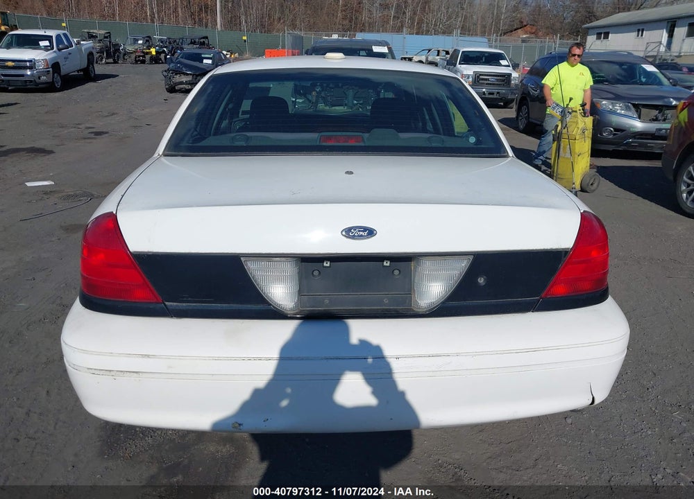 2005 FORD CROWN VICTORIA POLICE VIN: 2FAFP71W05X119182