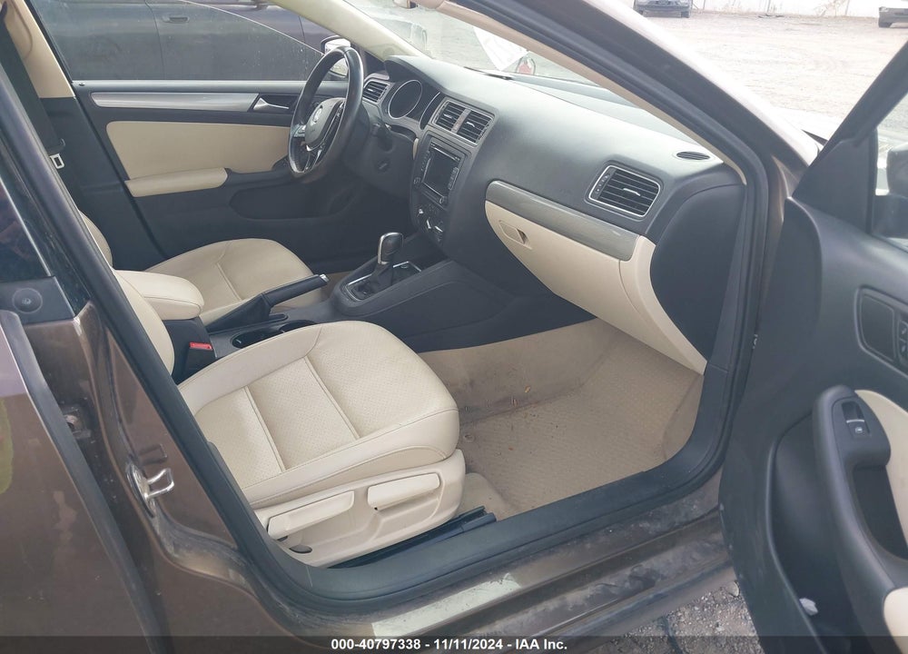 2015 VOLKSWAGEN JETTA 1.8T SE VIN: 3VWD07AJ3FM230619