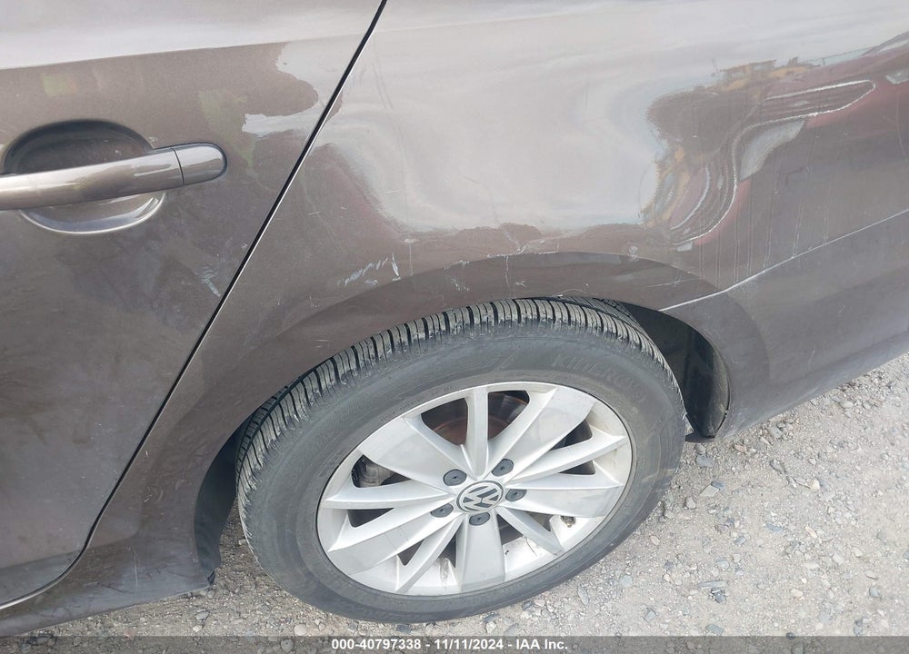 2015 VOLKSWAGEN JETTA 1.8T SE VIN: 3VWD07AJ3FM230619