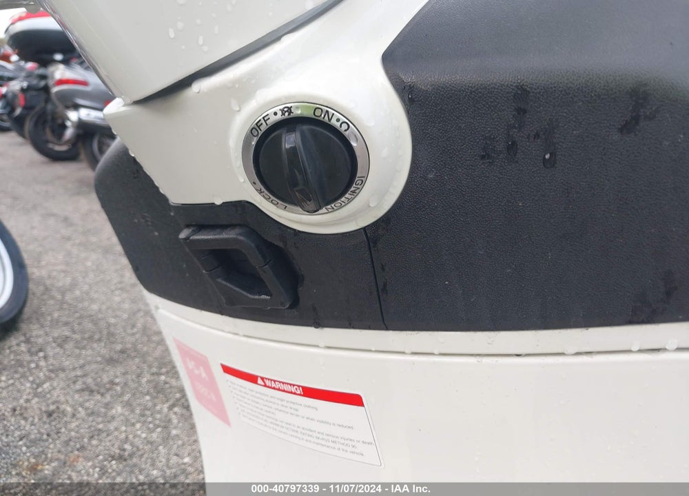 2023 VESPA GTS/SEI GIORNI 300 VIN: ZAPMD39M5P5200140