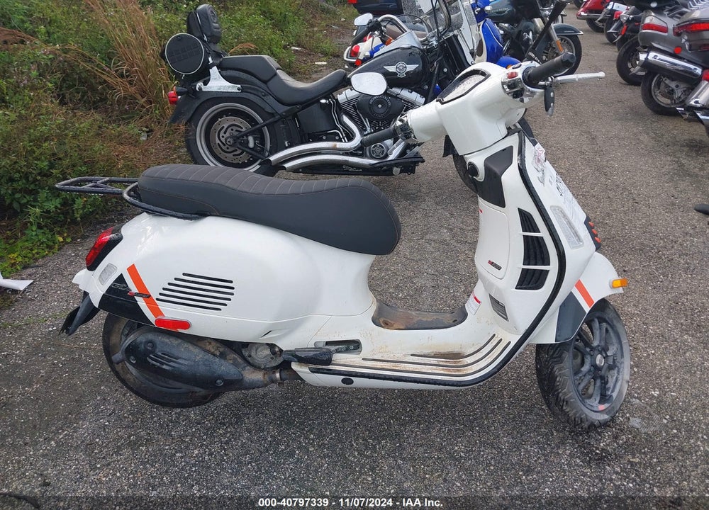 2023 VESPA GTS/SEI GIORNI 300 VIN: ZAPMD39M5P5200140