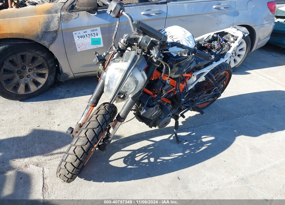 2017 KTM 390 DUKE VIN: MD2JPJ400HC240766