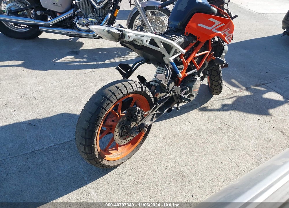 2017 KTM 390 DUKE VIN: MD2JPJ400HC240766