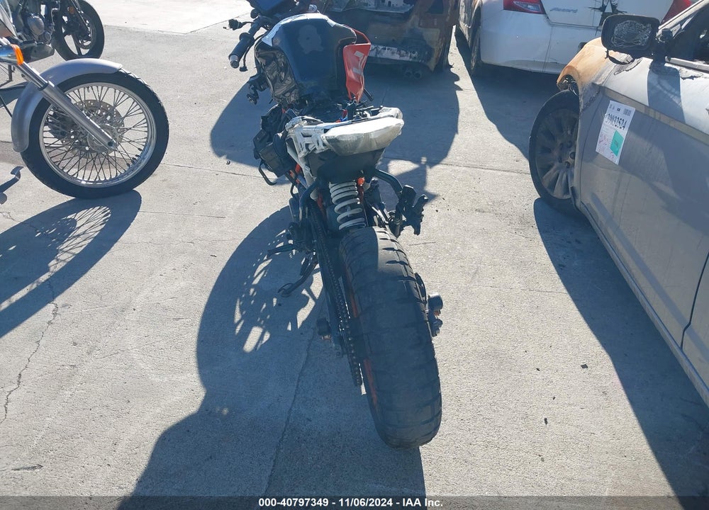 2017 KTM 390 DUKE VIN: MD2JPJ400HC240766