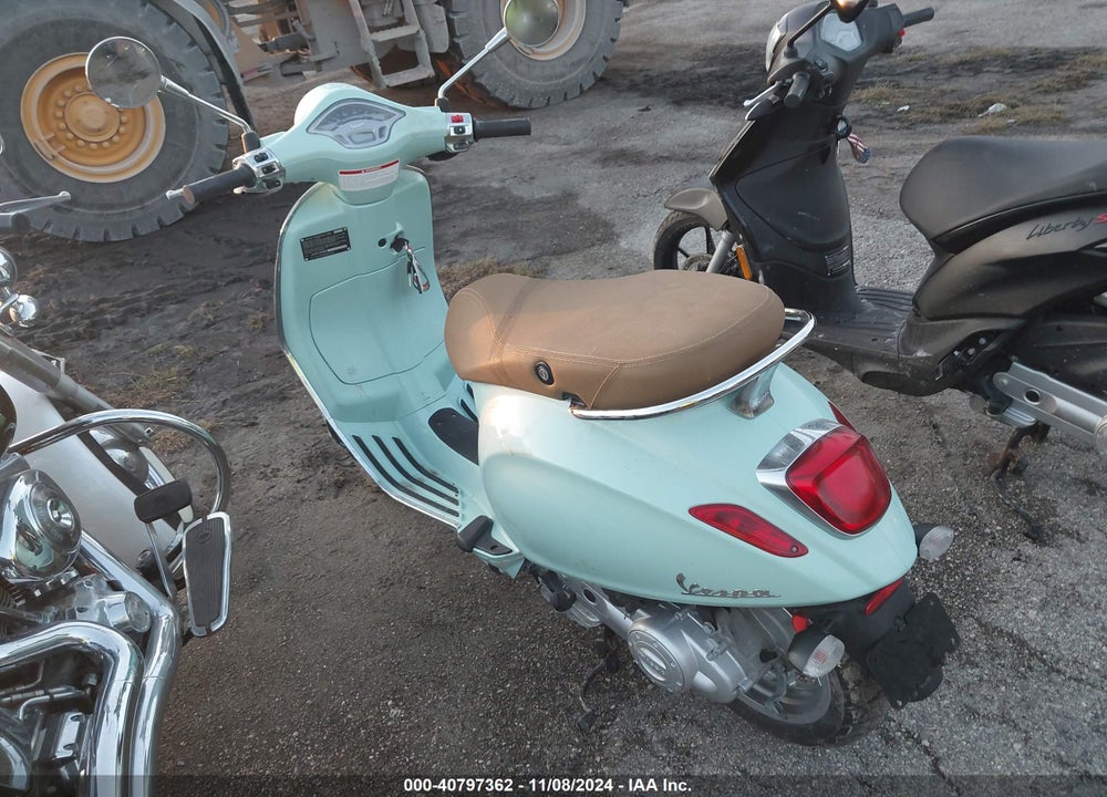 2023 VESPA PRIMAVERA/SPRINT 50 VIN: ZAPCA06B3P5107588