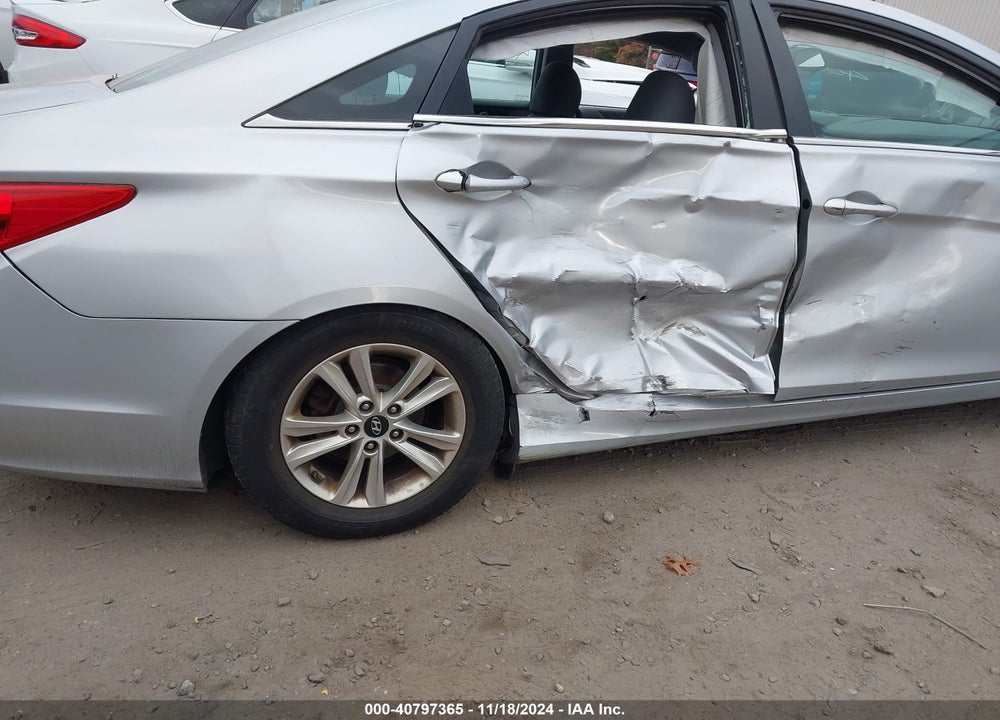 2013 HYUNDAI SONATA GLS VIN: 5NPEB4AC8DH673904