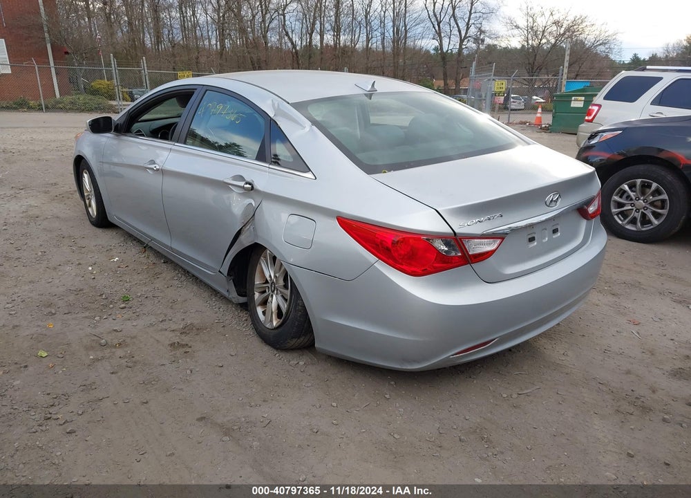 2013 HYUNDAI SONATA GLS VIN: 5NPEB4AC8DH673904